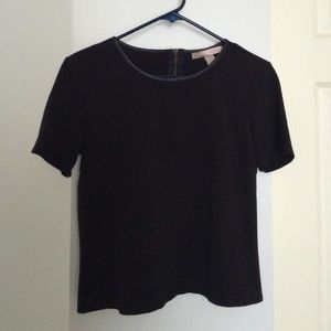 super cute black tee!