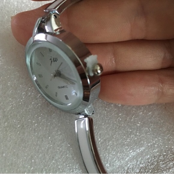 Silver and white elegant quartz watch - Picture 3 of 4