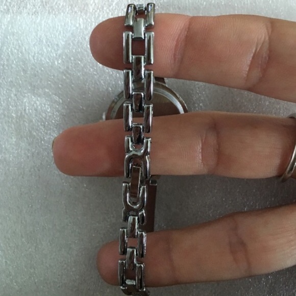 Silver and white elegant quartz watch - Picture 4 of 4