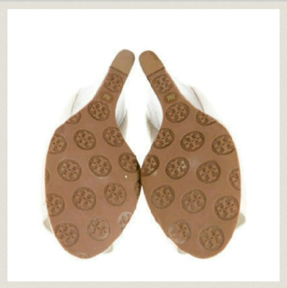 🎉FINAL🎉TORY BURCH WHITE LEATHER ON WOOD WEDGE - Picture 3 of 5
