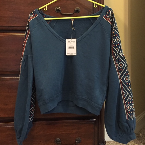 NWT $128 Free People "Senorita" V-neck Printed Top - Picture 4 of 4