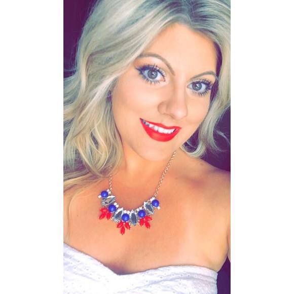 Meet your Posher, Katie - Picture 1 of 1