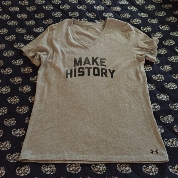 Gray under armor tee