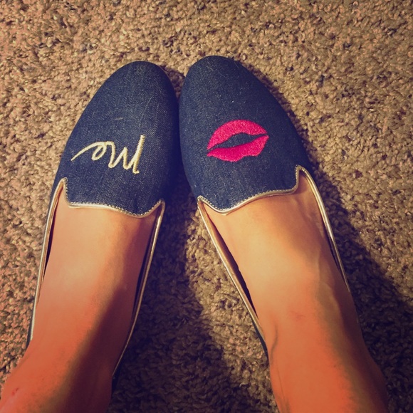 Wonder "kiss me" flats