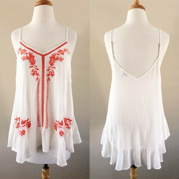 ‼️LARGE ONLY‼️Ruffled Tank with Embroidery - Picture 3 of 4