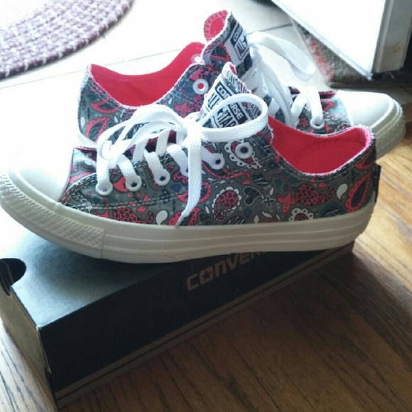 Grey Patterned Converse NWT