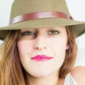 Meet your Posher, Abbey