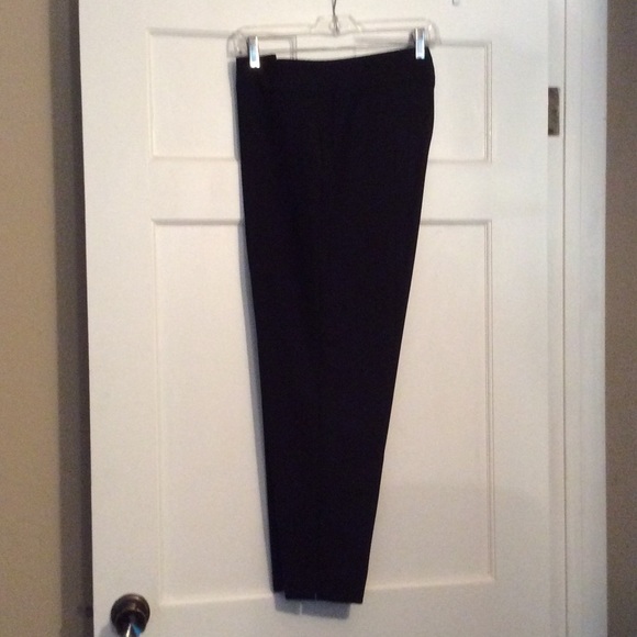 Black crop pants