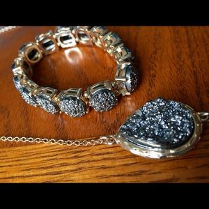 Long necklace and bracelets set