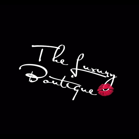 Distinctive Clothing, Jewelry & Accessories💋