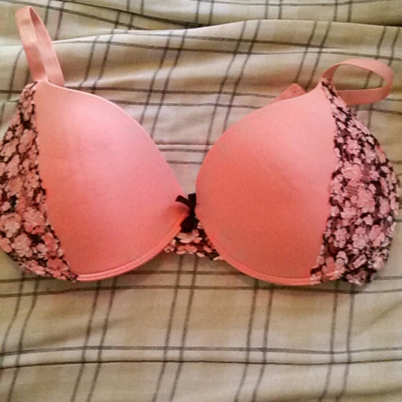Peach/pink bra w/flower print lace strap