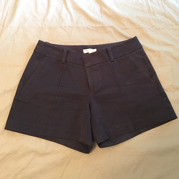 Pleated Lilly Pulitzer chino shorts