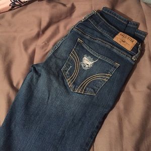Hollister destroyed skinnies. Size 7R