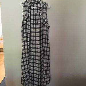 Long sleeveless flannel