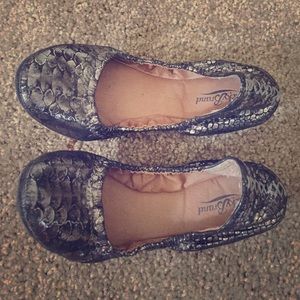 Lucky brand metallic ballet flats. Size  7.