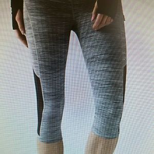 All Black Wunder Under Crops