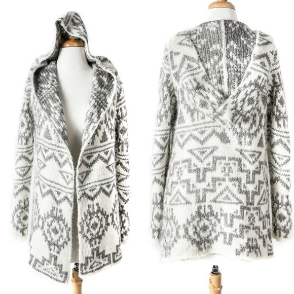 ‼️LAST ONE‼️Hooded Fuzzy Sweater Cardigan - Picture 3 of 4