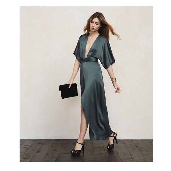 Reformation Warhol dress in green! 🌿🍃