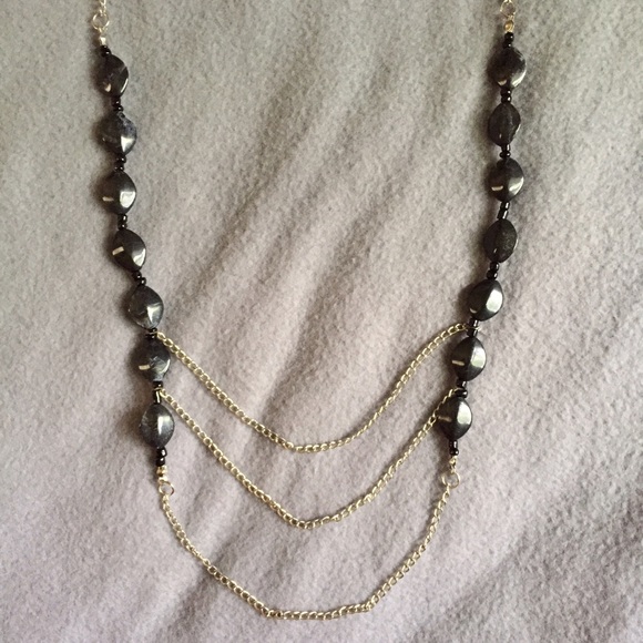 Layered Chain Necklace - Picture 3 of 4