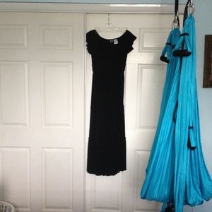 🎶LONG BLACK DRESS SIZE L🔮