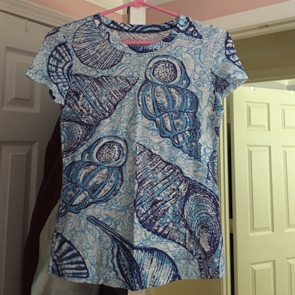 Lilly Pulitzer Xsmall shirt Stuffed Shells
