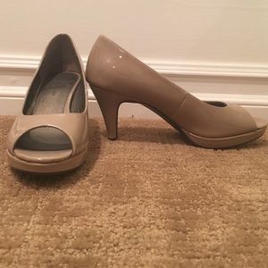 Nude Bandolino Open-Toe Pumps Women's Size 7