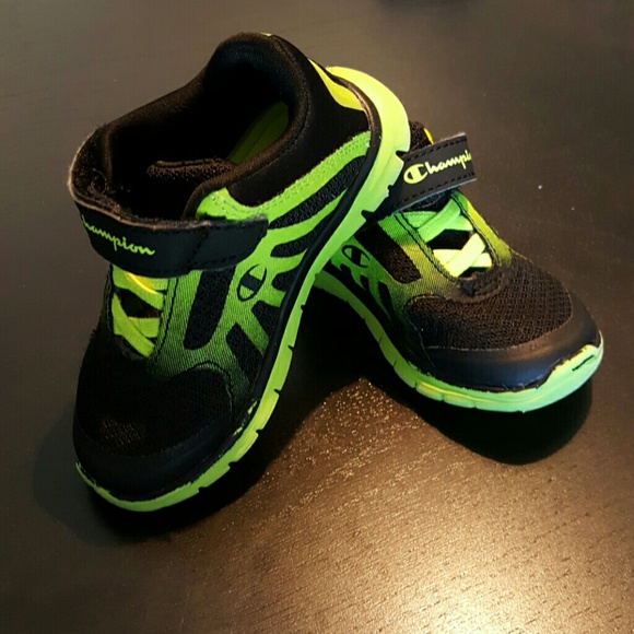 Toddler Champion tennis shoes size 5.5
