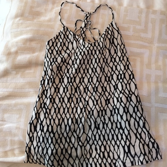 Black and white patterned tank - Picture 1 of 4