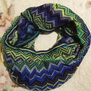 Bright infinity scarf