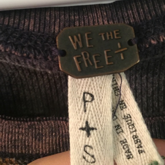 Free People Crop Top Long Sleeve - Picture 2 of 4