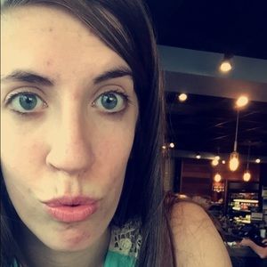 Meet your Posher, Rebecca