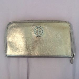 Tory burch gold wallet