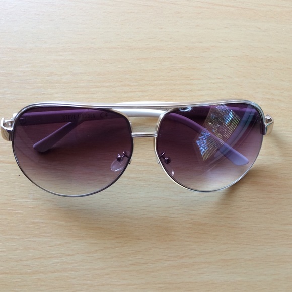 Steven Madden aviator sunglasses.
