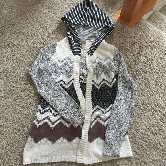 Gimmicks by BKE cardigan sweater