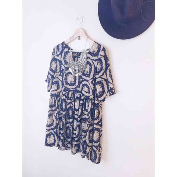 LF Brocade Print Chiffon Dress - Picture 2 of 3