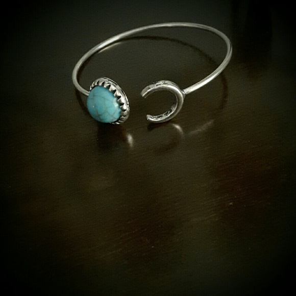 Turquoise and silver bangle - Picture 2 of 2