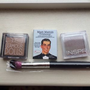 ✨SALE✨ Eyeshadow + Brush Bundle