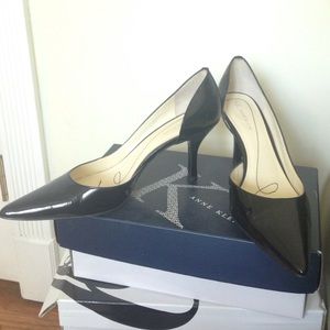 Black patent heel