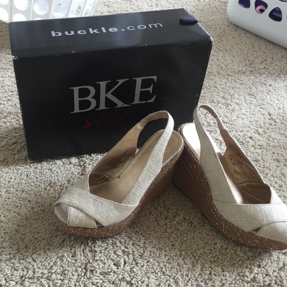 BKE sling back wedges