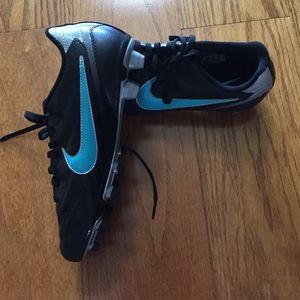 Nike cleats NEVER BEEN USED!