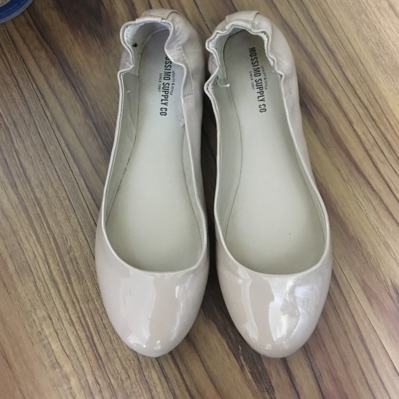 Nude ballet flats