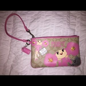 Coach Poppy Wristlet - Pink