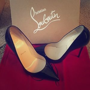 NEW Christian Louboutin "So Kate" sz 39 (RESERVED)