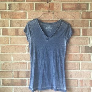 Basic bluer v neck y'all