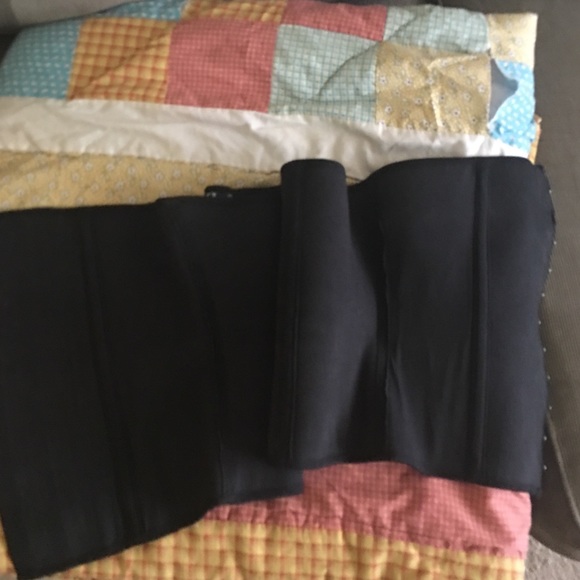 Corset - Picture 2 of 2