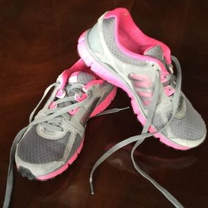 NIKE DUAL FUSION ST2