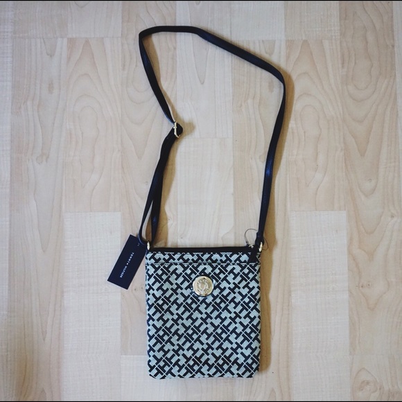 Tommy Hilfiger Crossbody Bag