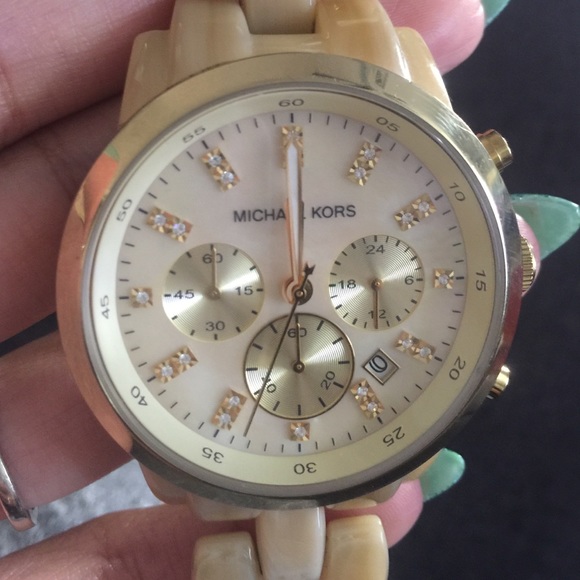 ♦️Sold♦️Michael Kors Gold Watch - Picture 3 of 4