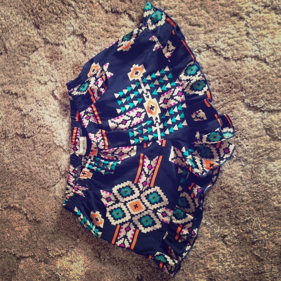 Brand New. Never worn/washed. No tags. Sz Medium!