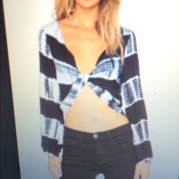 Line and dot reversible crop top
